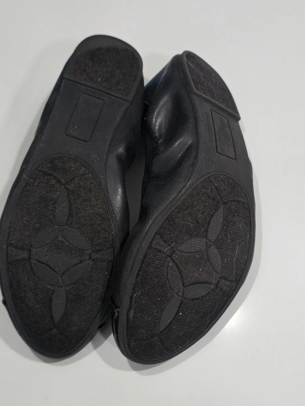 Payless Dexflex Comfort Black Ballet Flats Size 9.5